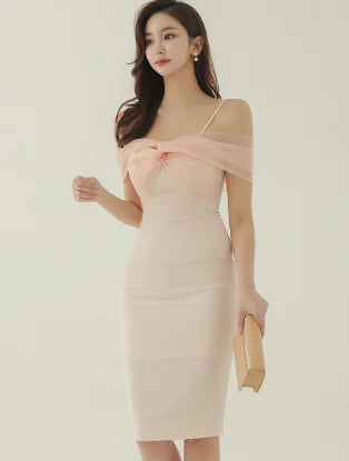 Slim Fit Clavicle Dress with Hip Pack Design