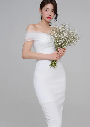 Slim Fit Clavicle Dress with Hip Pack Design